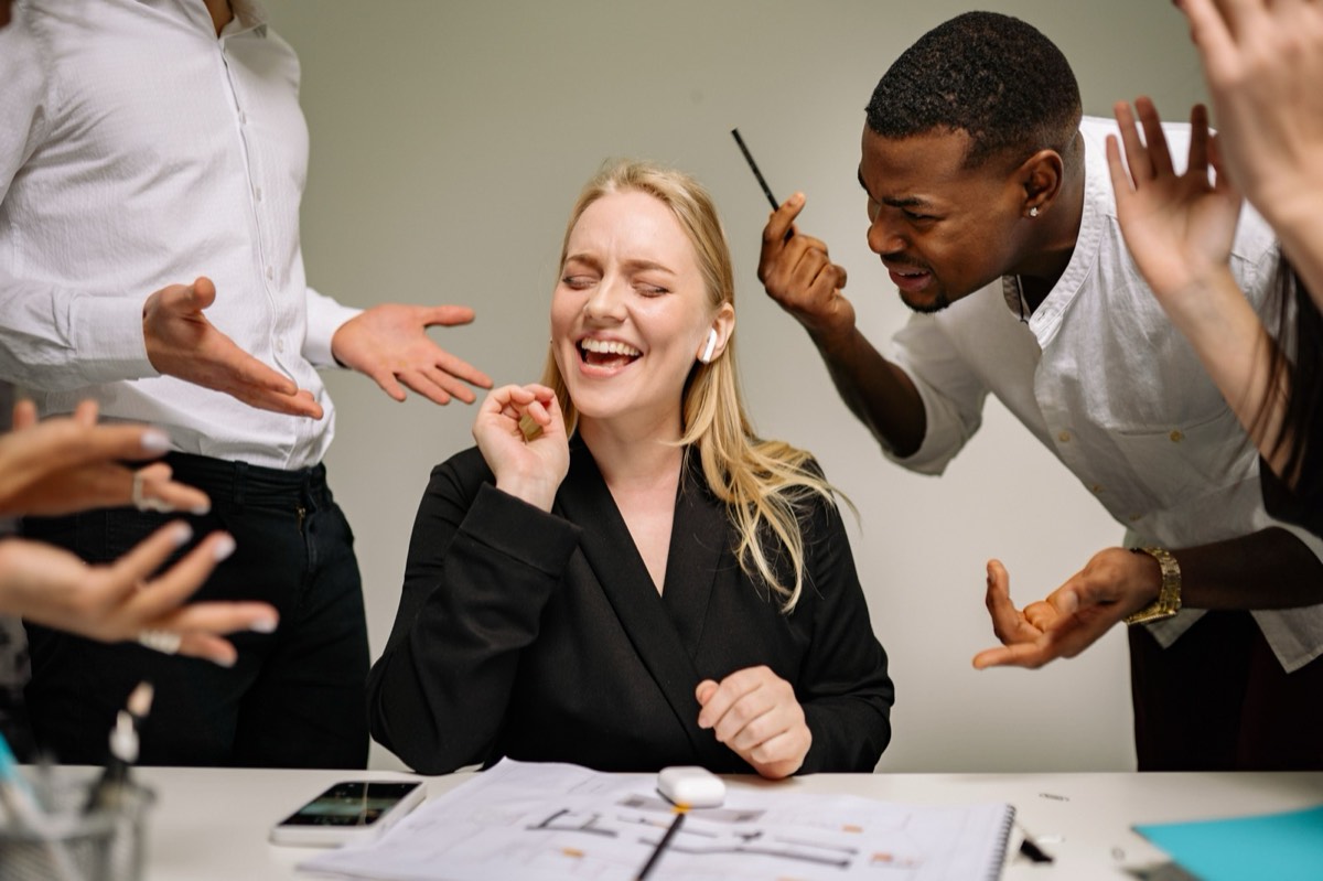 Two colleagues in an emotional intelligence coaching conversation